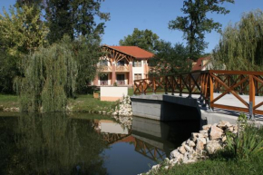 Гостиница Zichy Park Hotel  Бикач